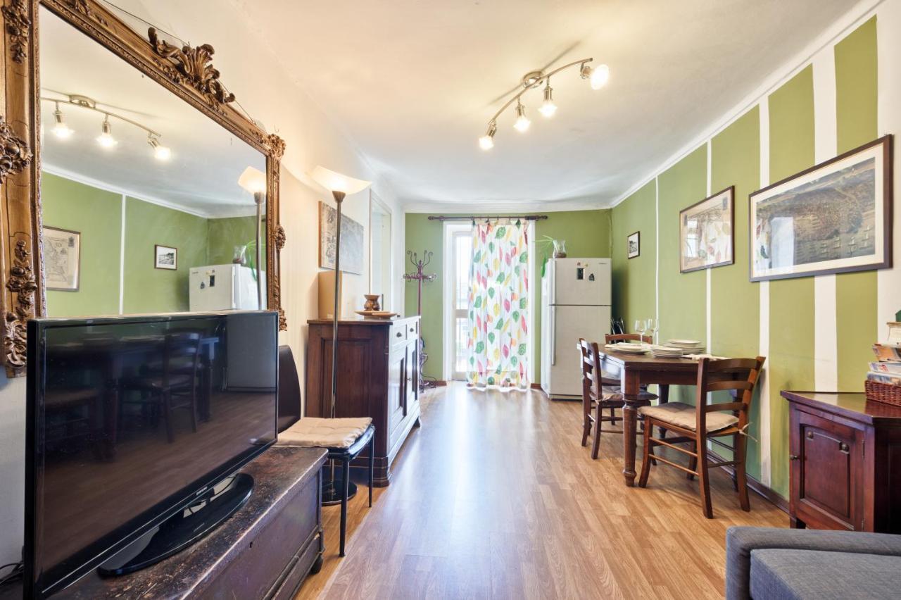 Central Apartment Turin Bagian luar foto