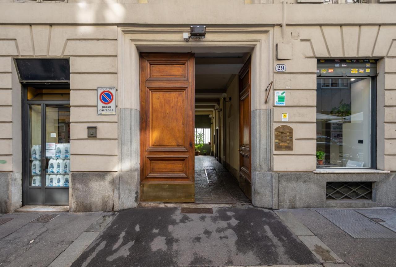 Central Apartment Turin Bagian luar foto
